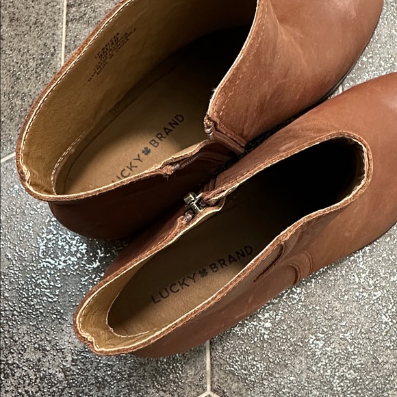 Lucky Brand  9M/40 Tan Zip Boots - Picture 8 of 8